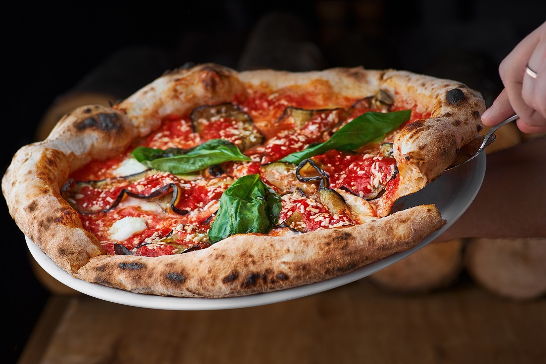 Italian restaurant is looking for a pizza chef