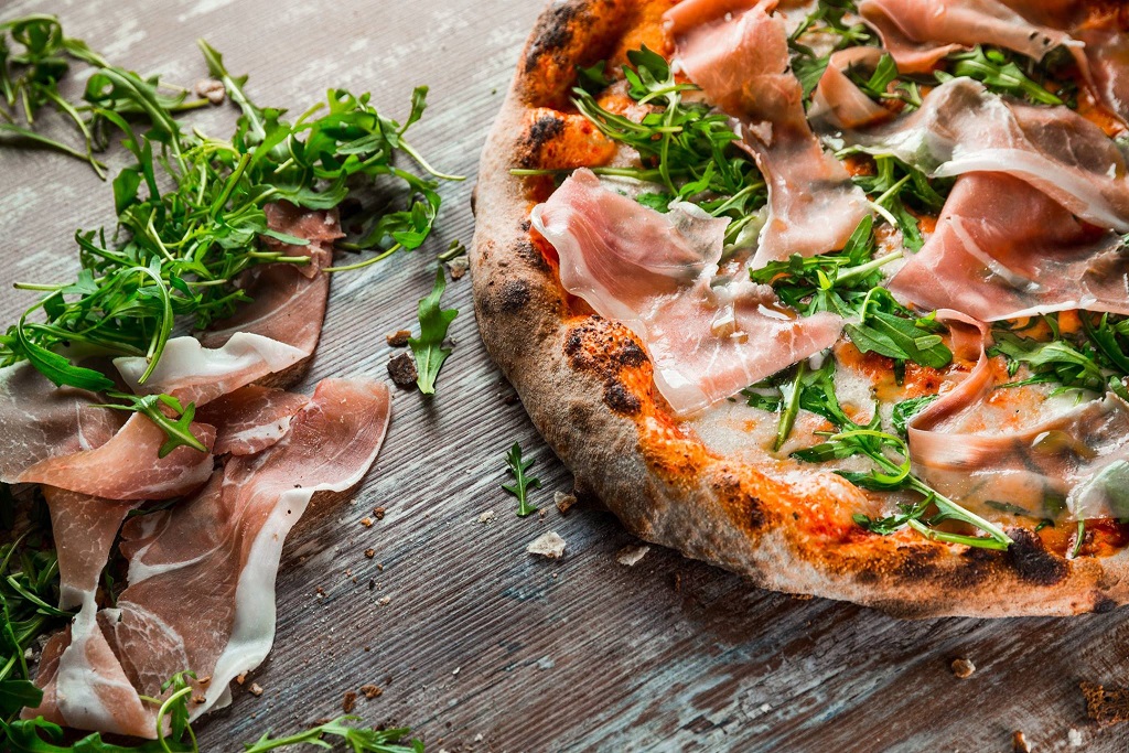 We are looking for a pizza chef